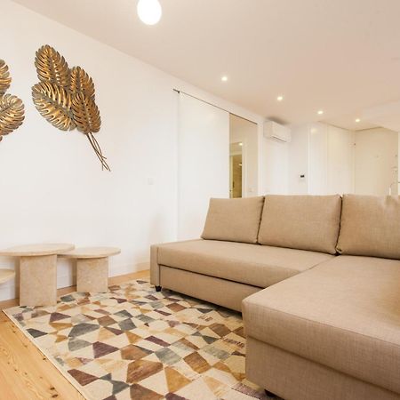 Mouraria Blue Three-Bedroom Apartment W/ Parking - By Lu Holidays Lisbon Bagian luar foto