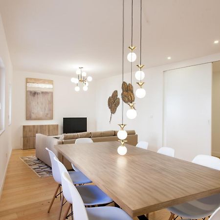 Mouraria Blue Three-Bedroom Apartment W/ Parking - By Lu Holidays Lisbon Bagian luar foto