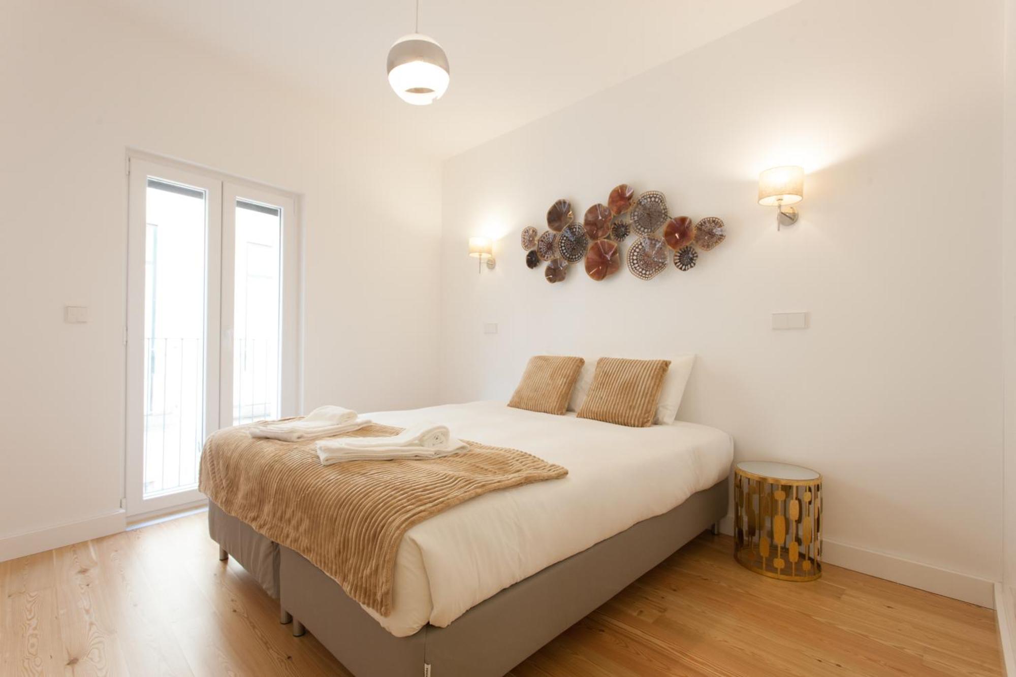 Mouraria Blue Three-Bedroom Apartment W/ Parking - By Lu Holidays Lisbon Bagian luar foto