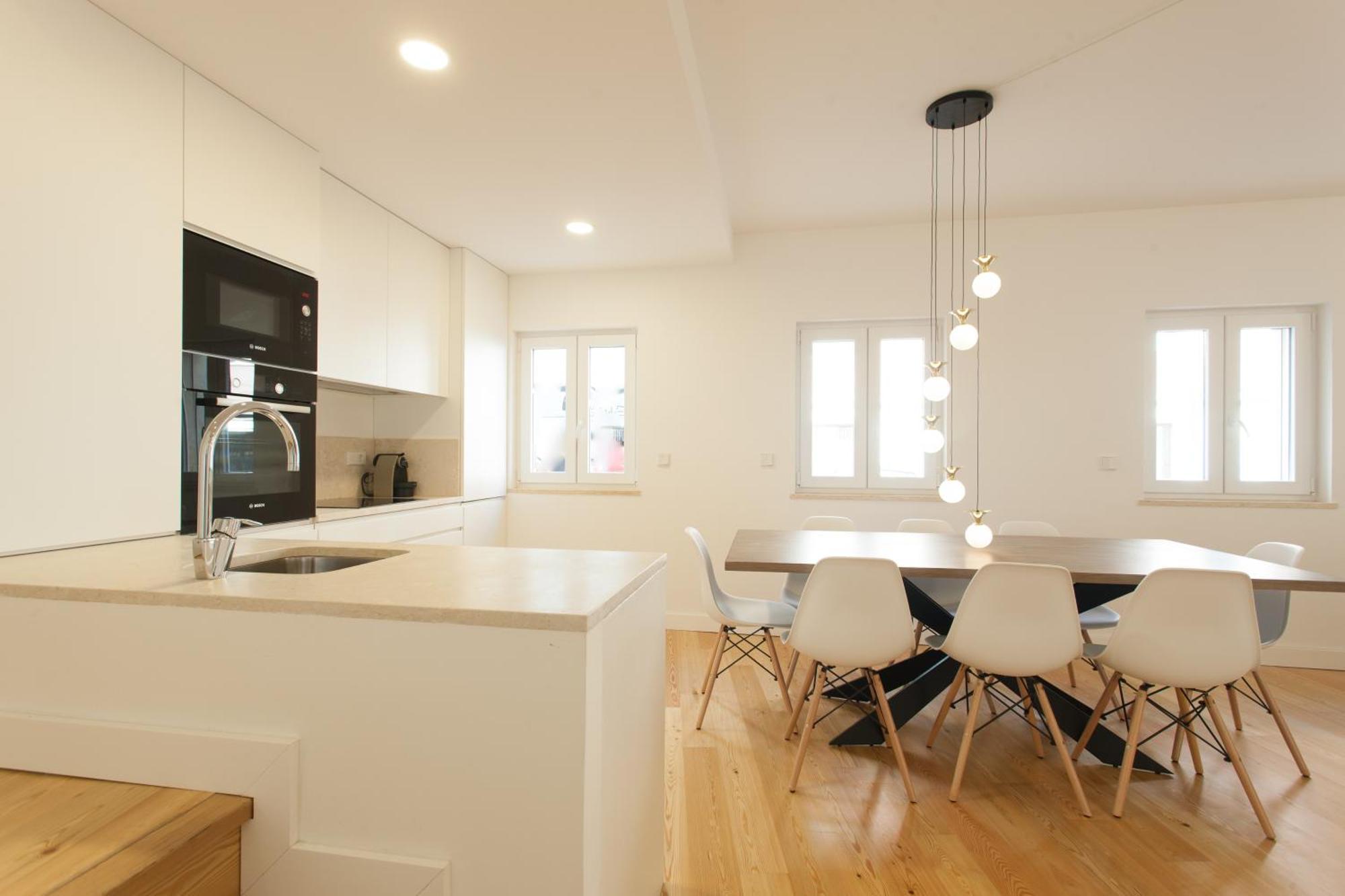 Mouraria Blue Three-Bedroom Apartment W/ Parking - By Lu Holidays Lisbon Bagian luar foto